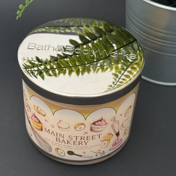 BBW Main Street Bakery Bath & Body Works 3 Wick Candle - Picture 4 of 10